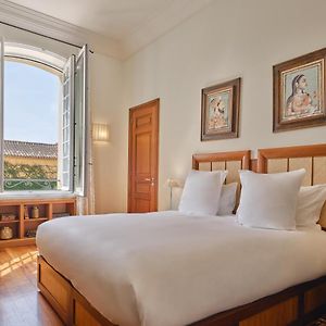 Camera con letto king size